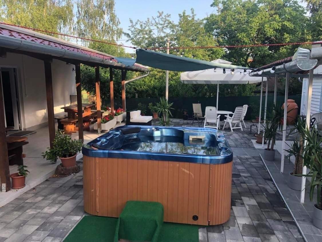 Klara Apartmanház Orfű Exterior foto