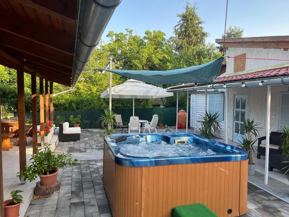 Klara Apartmanház Orfű Exterior foto